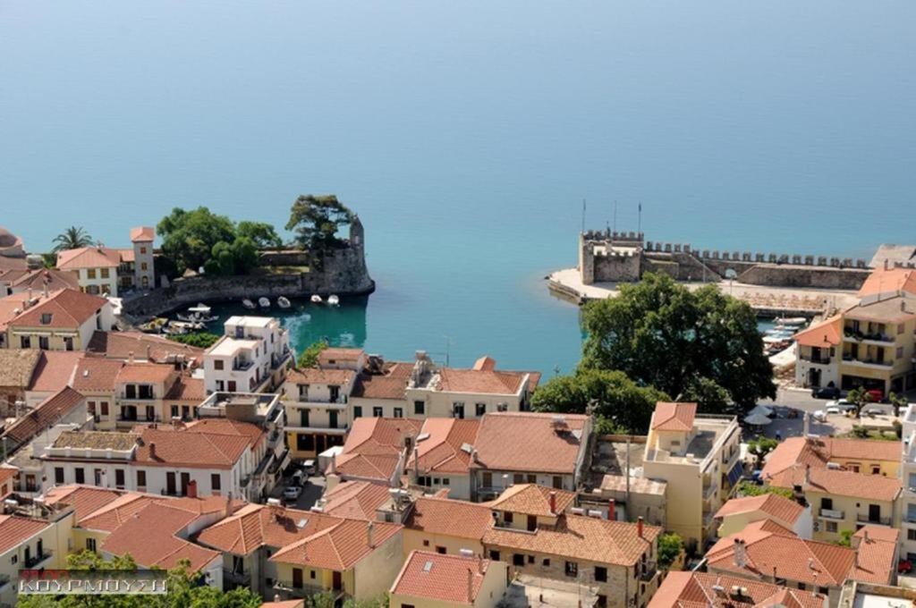 Villa View By The Castle Nafpaktos Extérieur photo